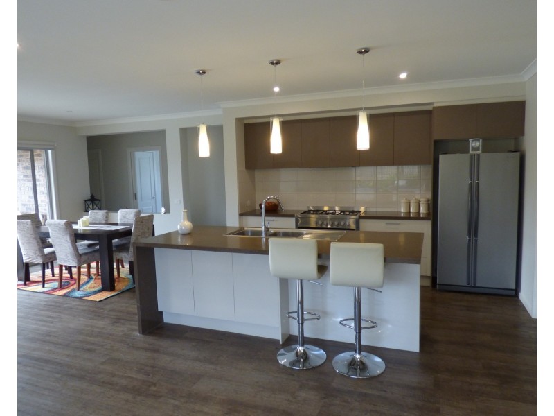 18 Sandstock Drive, Warragul VIC 3820