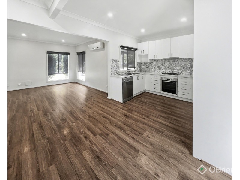 6 Thomas Street, Drouin VIC 3818