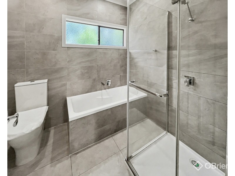 6 Thomas Street, Drouin VIC 3818