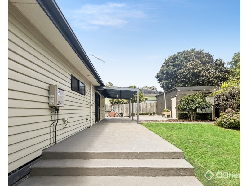 6 Thomas Street, Drouin VIC 3818