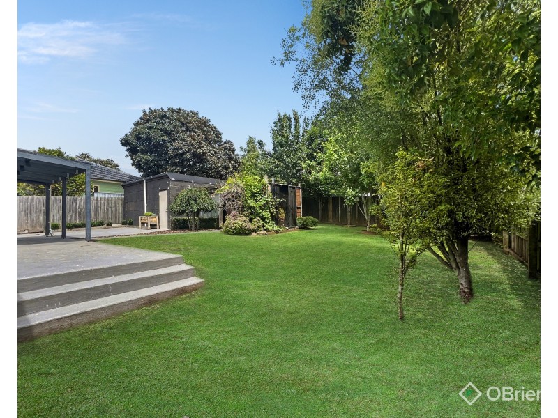 6 Thomas Street, Drouin VIC 3818