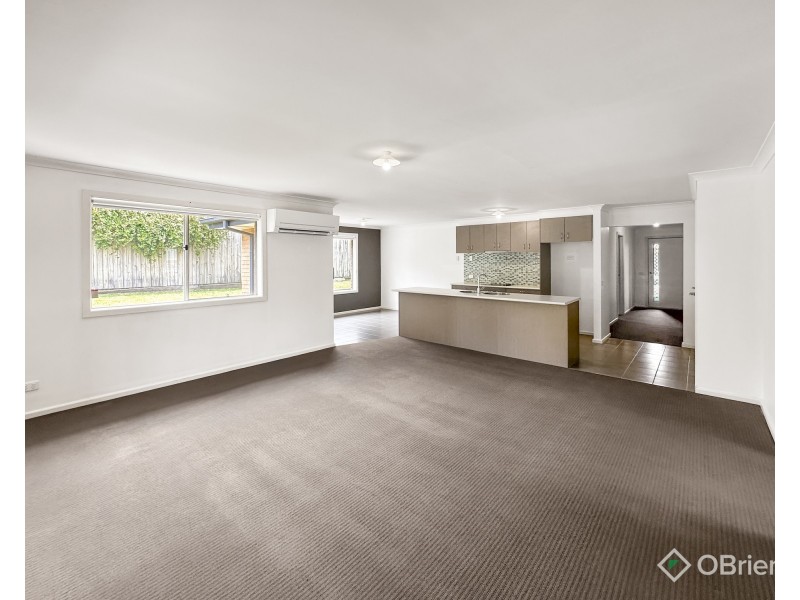 49 Springwater Drive, Drouin VIC 3818