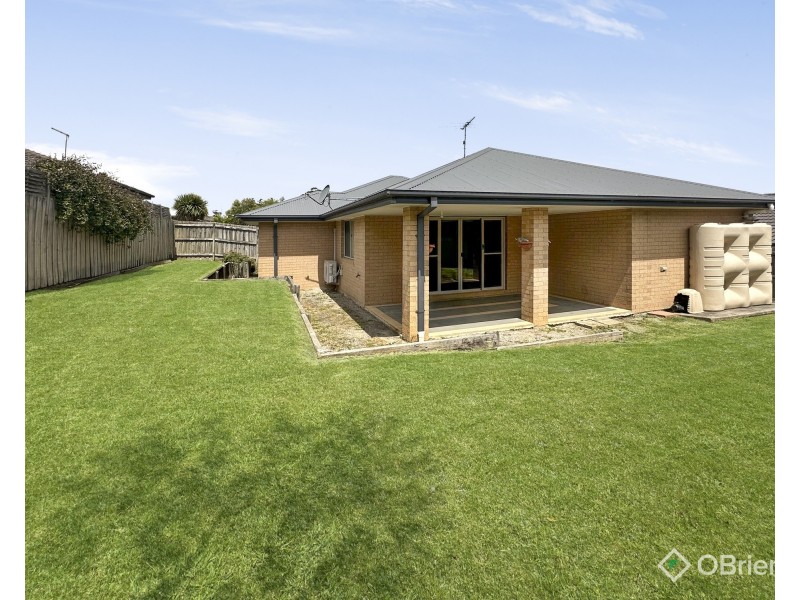 49 Springwater Drive, Drouin VIC 3818