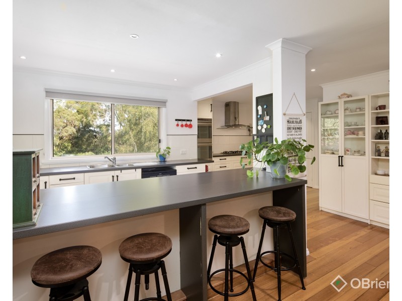 5 Sherwood Court, Drouin VIC 3818