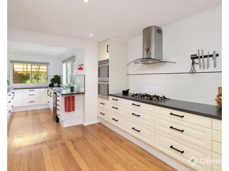 5 Sherwood Court, Drouin VIC 3818