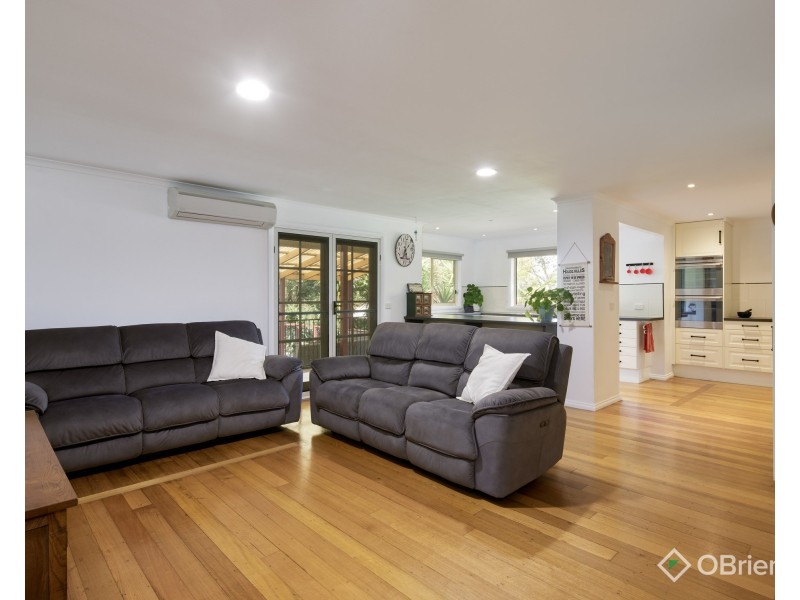 5 Sherwood Court, Drouin VIC 3818