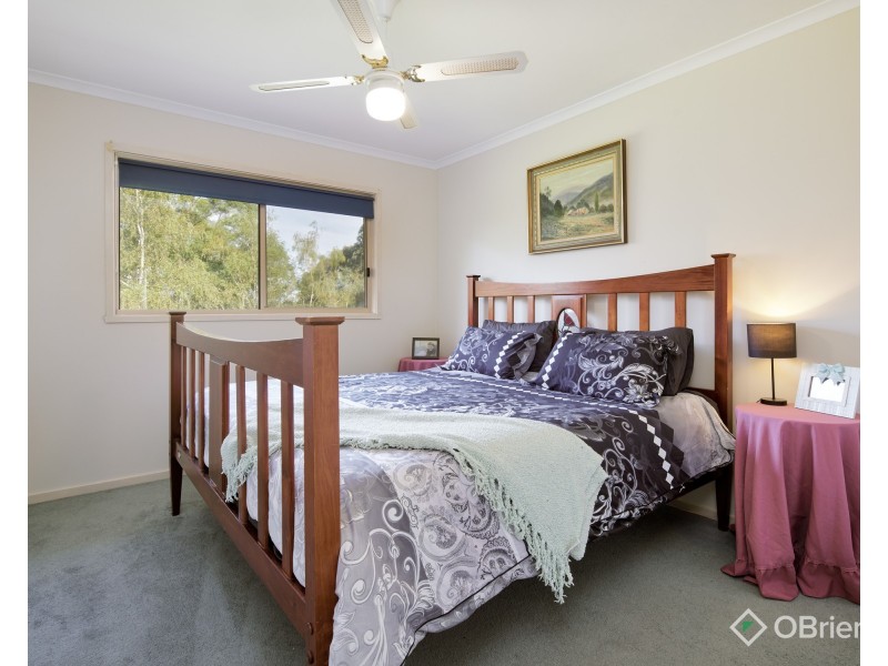 5 Sherwood Court, Drouin VIC 3818