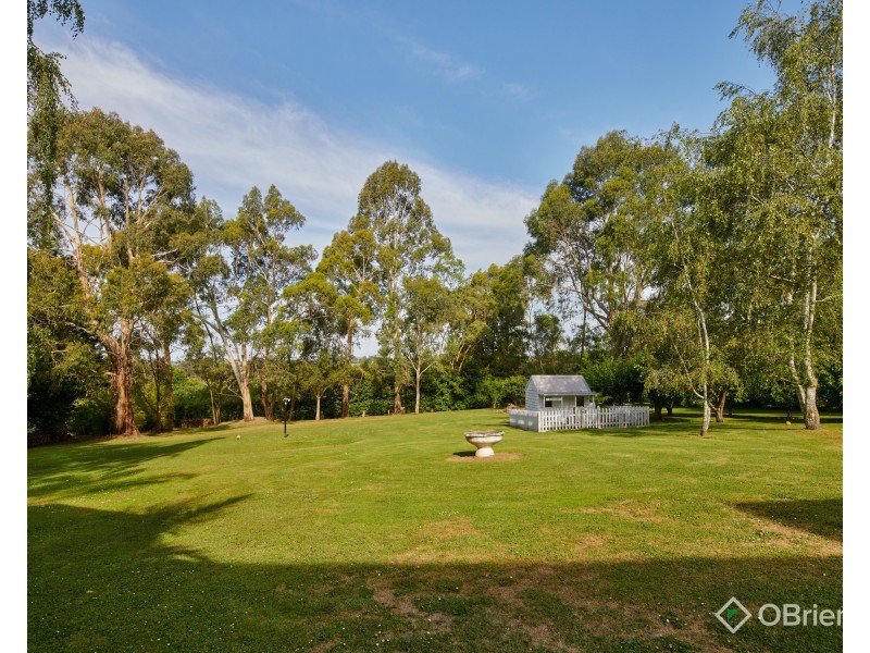 5 Sherwood Court, Drouin VIC 3818