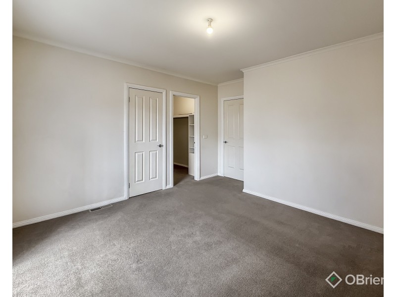 2/2 Wade Street, Drouin VIC 3818