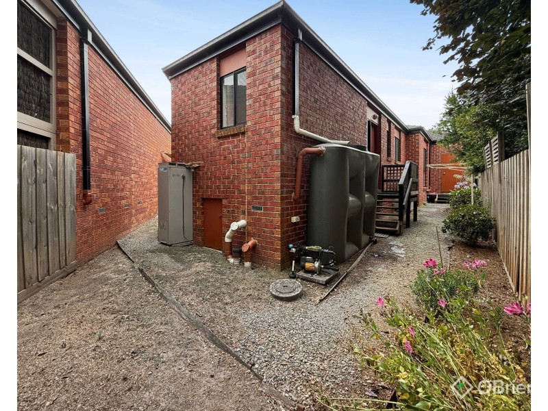 2/2 Wade Street, Drouin VIC 3818