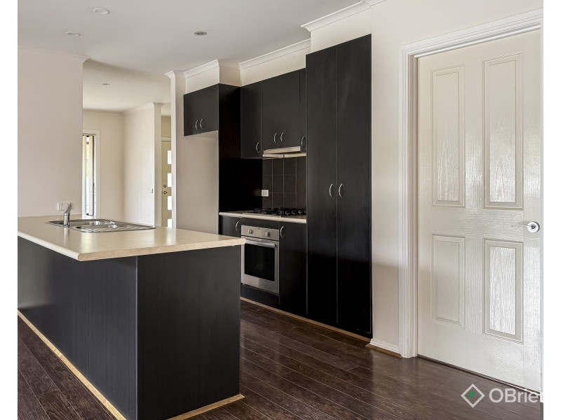 2/2 Wade Street, Drouin VIC 3818