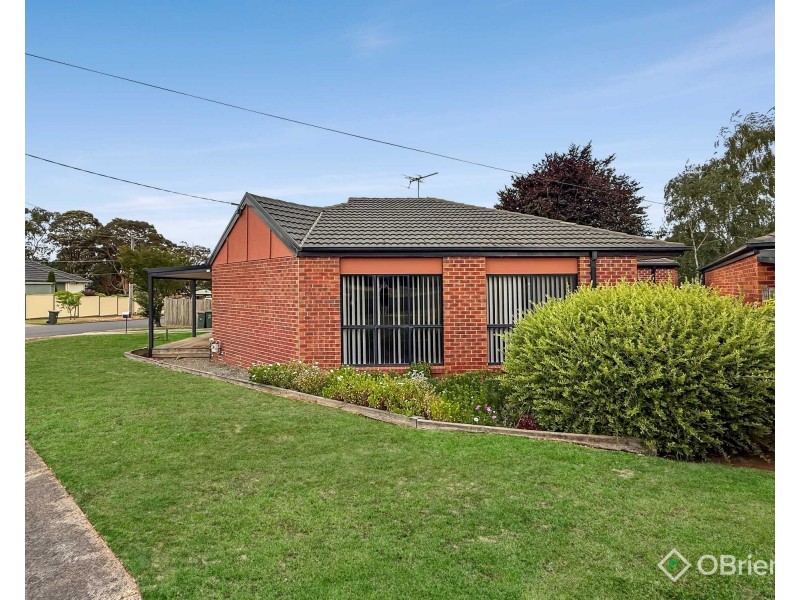 2/2 Wade Street, Drouin VIC 3818