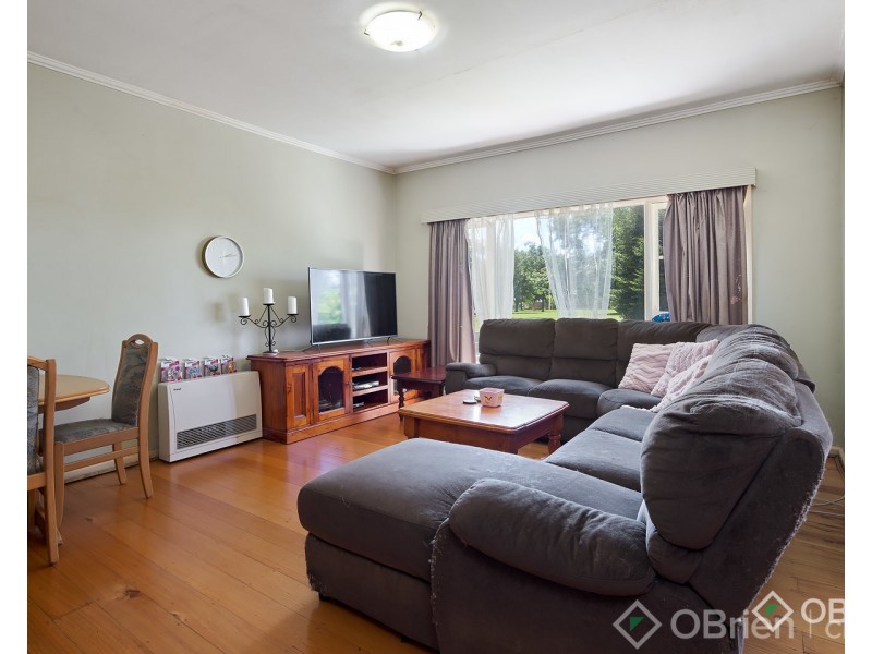 69 School Road, Trafalgar VIC 3824