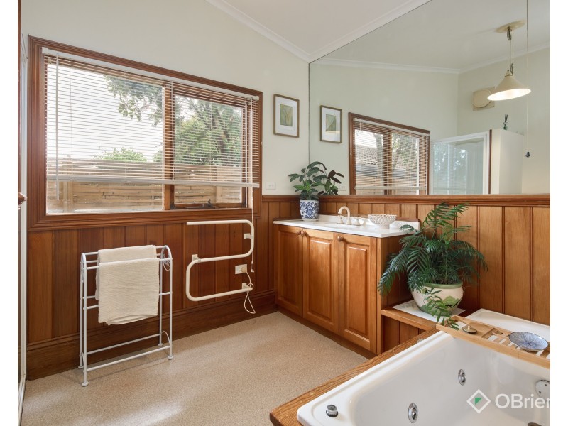 41 Longwarry Road, Drouin VIC 3818