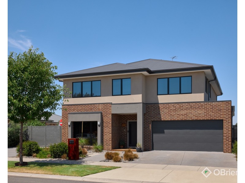 6 Cinnamon Street, Drouin VIC 3818