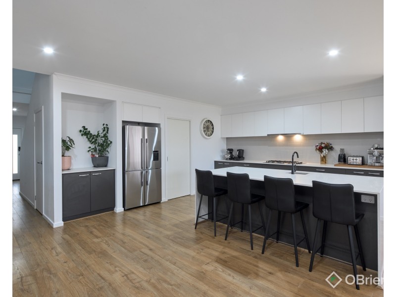 6 Cinnamon Street, Drouin VIC 3818