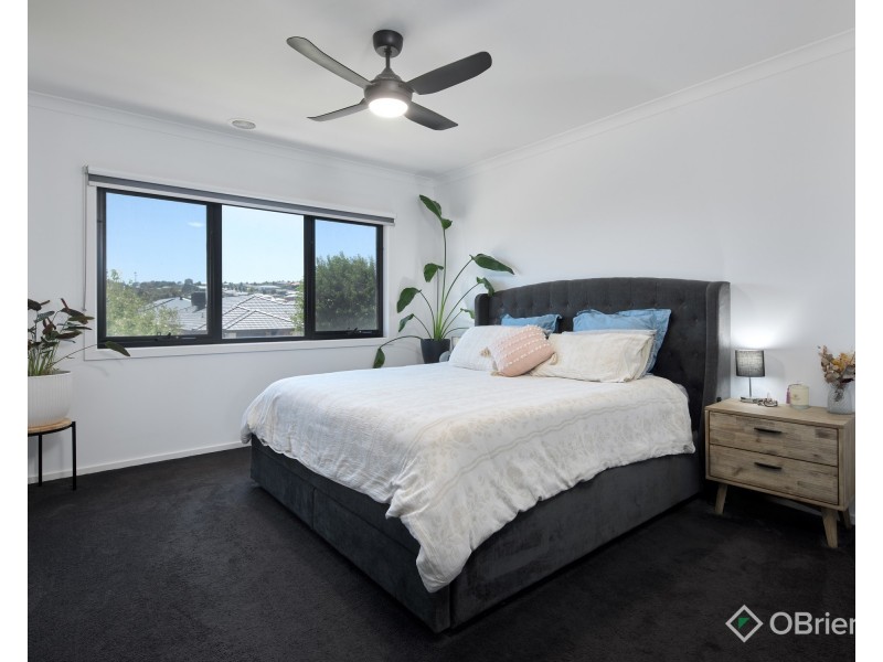 6 Cinnamon Street, Drouin VIC 3818