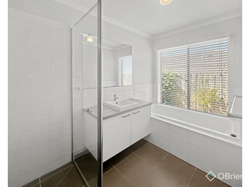 28 Kensington Square, Drouin VIC 3818