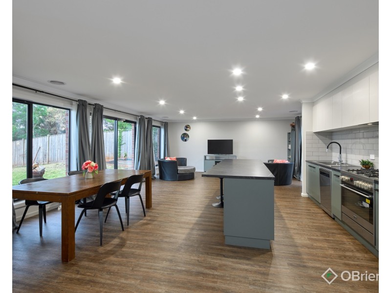 19 Timbertop Crescent, Drouin VIC 3818