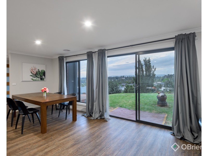 19 Timbertop Crescent, Drouin VIC 3818