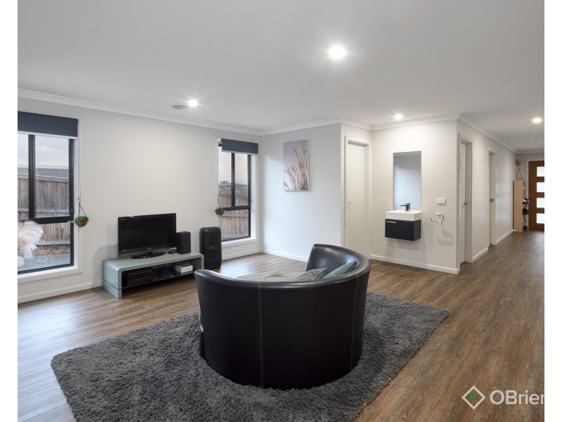 19 Timbertop Crescent, Drouin VIC 3818