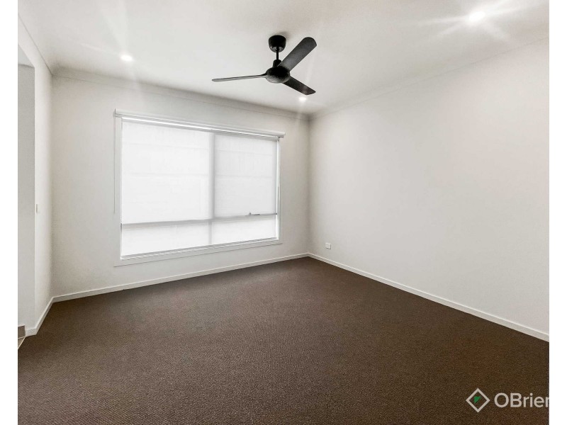 8 Royston Avenue, Warragul VIC 3820