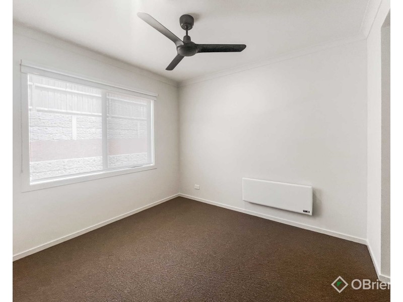 8 Royston Avenue, Warragul VIC 3820