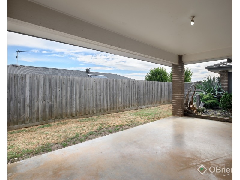 12 Berta Rise, Drouin VIC 3818