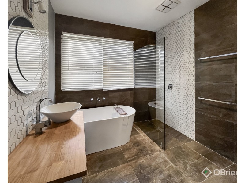 25 Charles Street, Warragul VIC 3820