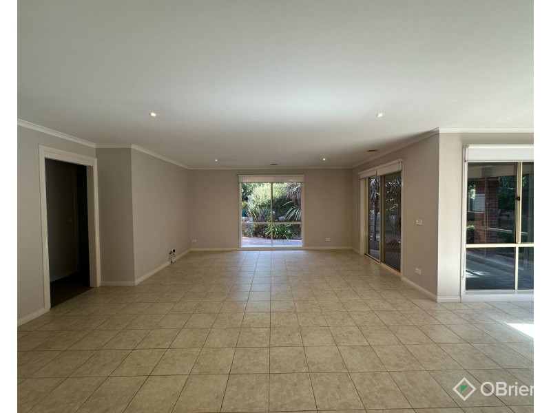 27 Glendon Drive, Warragul VIC 3820