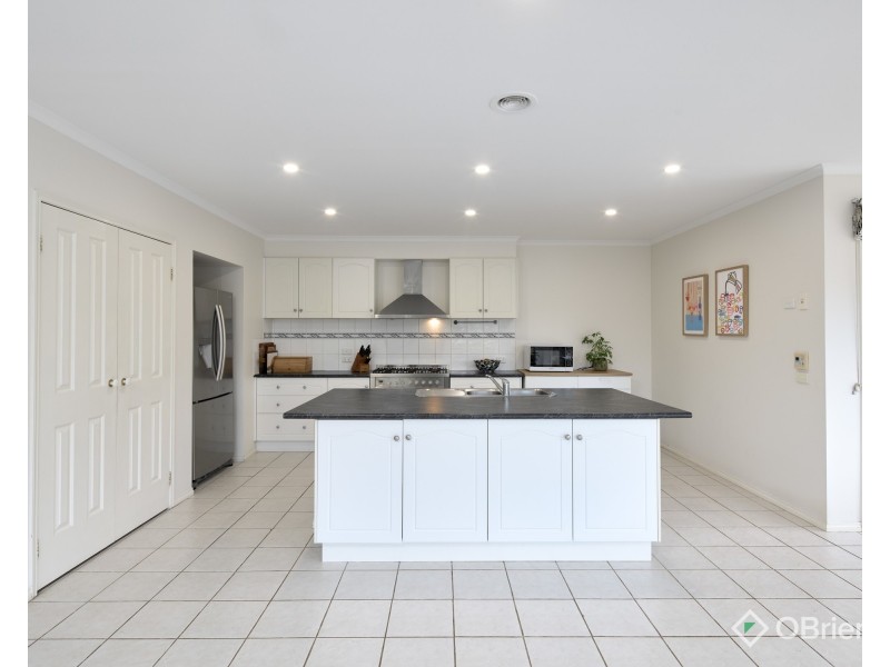 8 Gwinear Court, Warragul VIC 3820