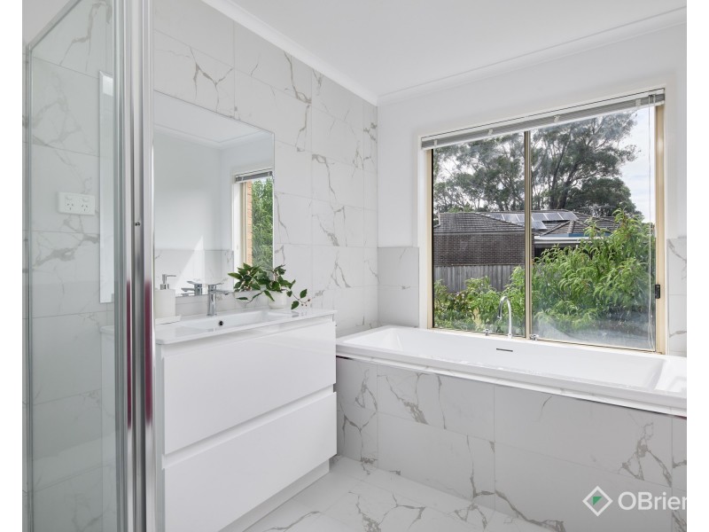 8 Gwinear Court, Warragul VIC 3820