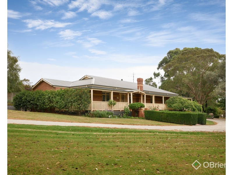 2 Romano Court, Drouin VIC 3818