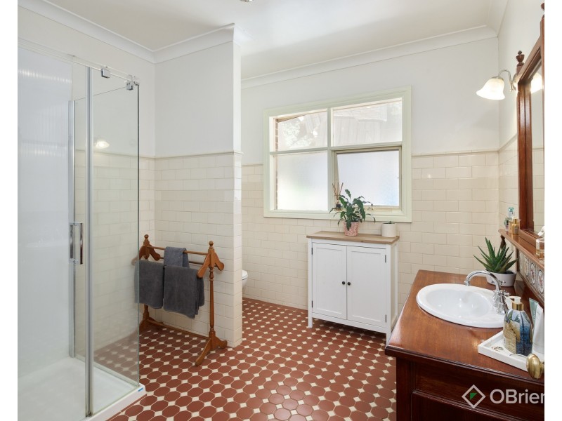 2 Romano Court, Drouin VIC 3818