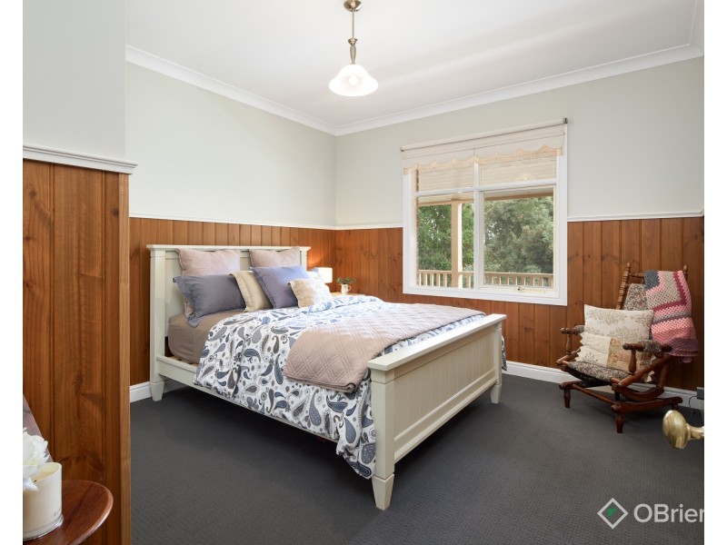 2 Romano Court, Drouin VIC 3818