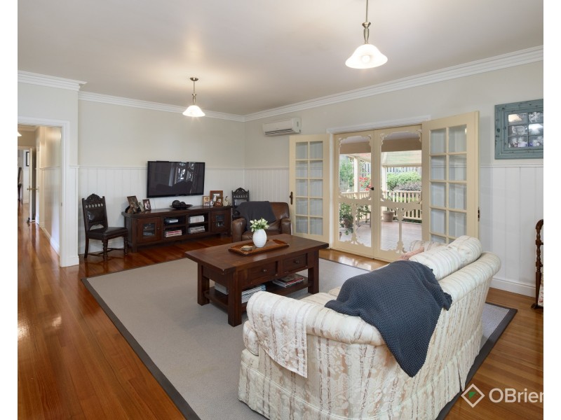 2 Romano Court, Drouin VIC 3818