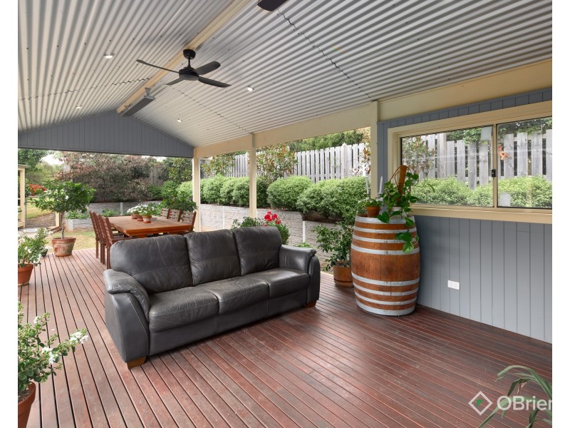 2 Romano Court, Drouin VIC 3818