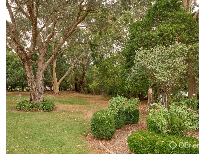 2 Romano Court, Drouin VIC 3818