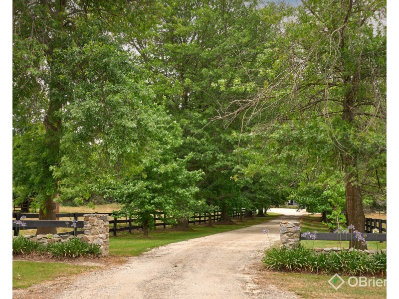 30 Mont Albert Road, Garfield VIC 3814