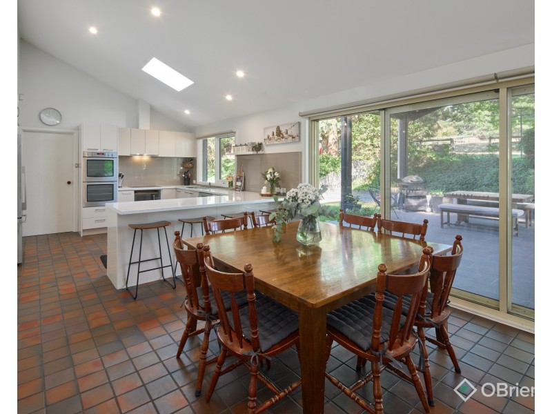 30 Mont Albert Road, Garfield VIC 3814