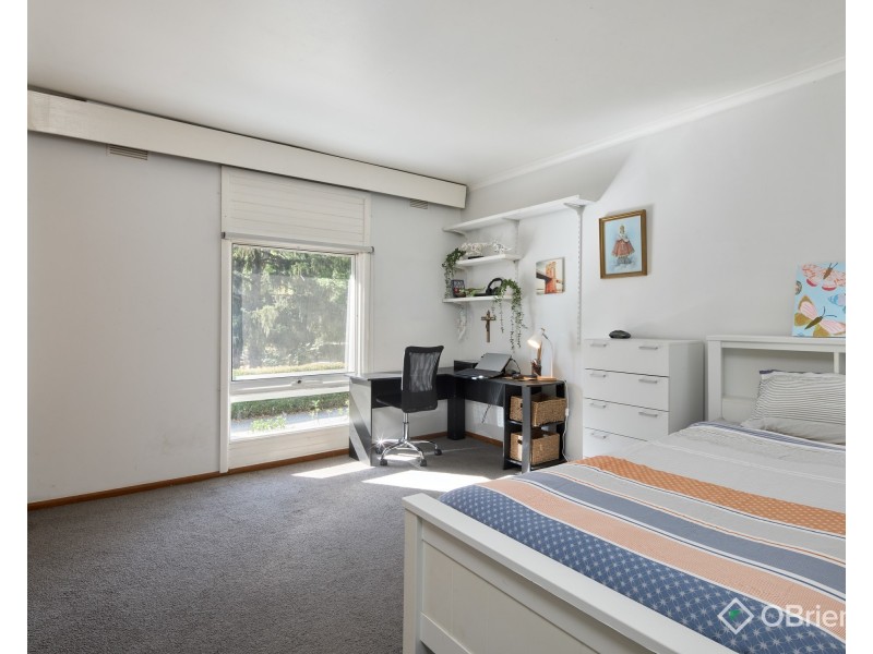 30 Mont Albert Road, Garfield VIC 3814