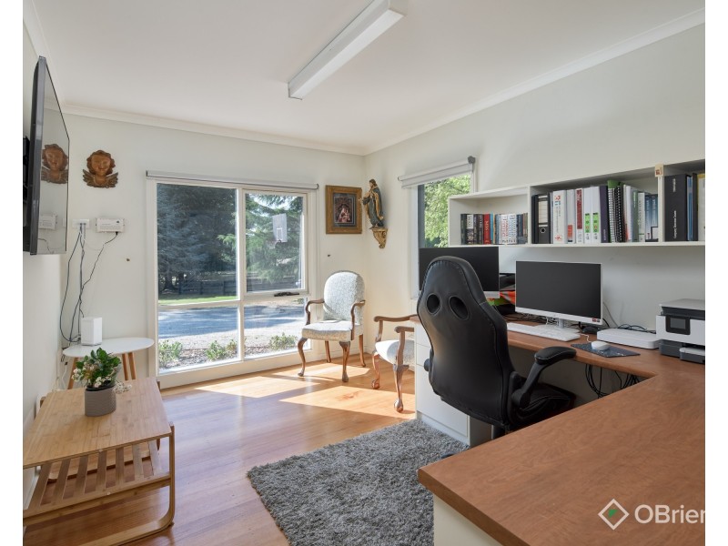 30 Mont Albert Road, Garfield VIC 3814