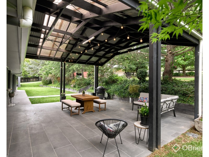 30 Mont Albert Road, Garfield VIC 3814