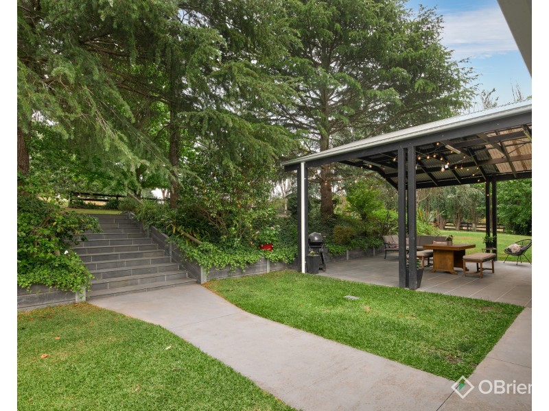 30 Mont Albert Road, Garfield VIC 3814