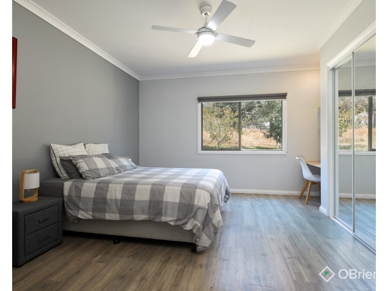 30 Mont Albert Road, Garfield VIC 3814