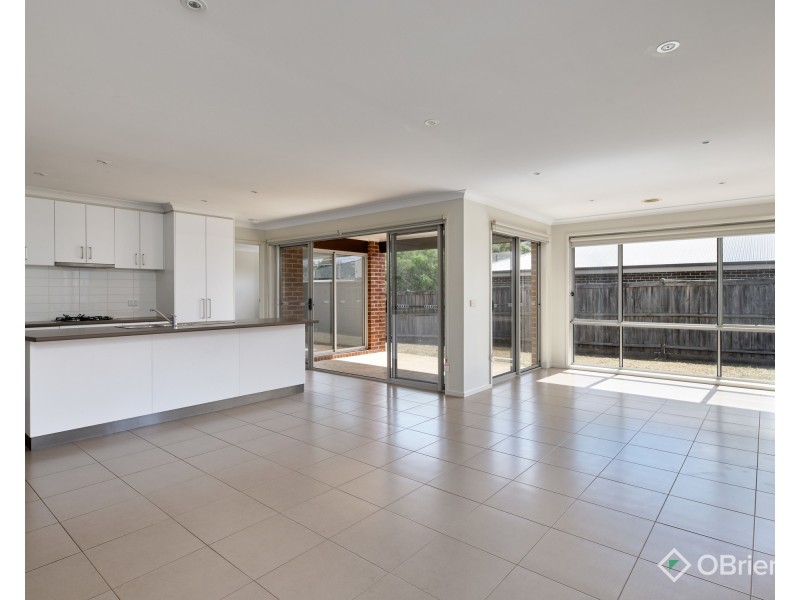 182 Twin Ranges Drive, Warragul VIC 3820