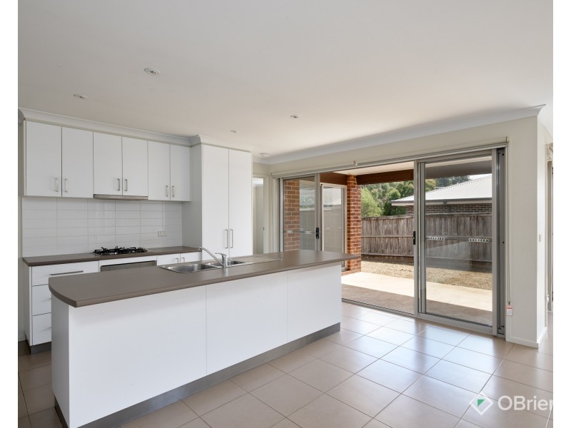 182 Twin Ranges Drive, Warragul VIC 3820