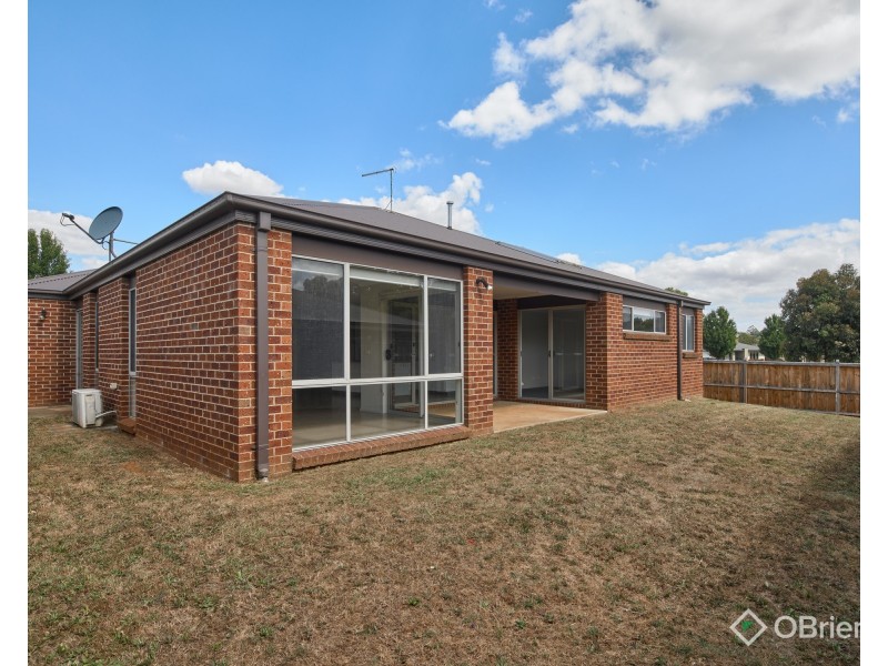 182 Twin Ranges Drive, Warragul VIC 3820