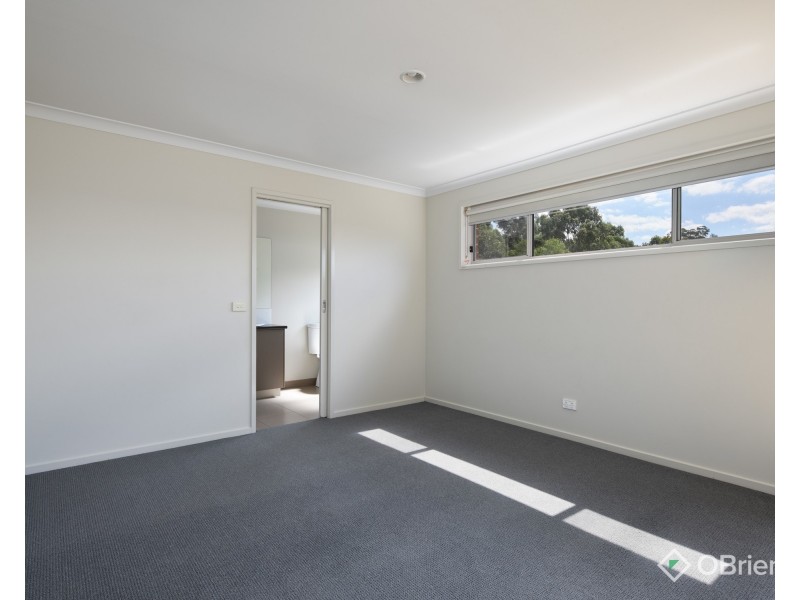 182 Twin Ranges Drive, Warragul VIC 3820