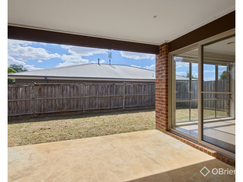 182 Twin Ranges Drive, Warragul VIC 3820